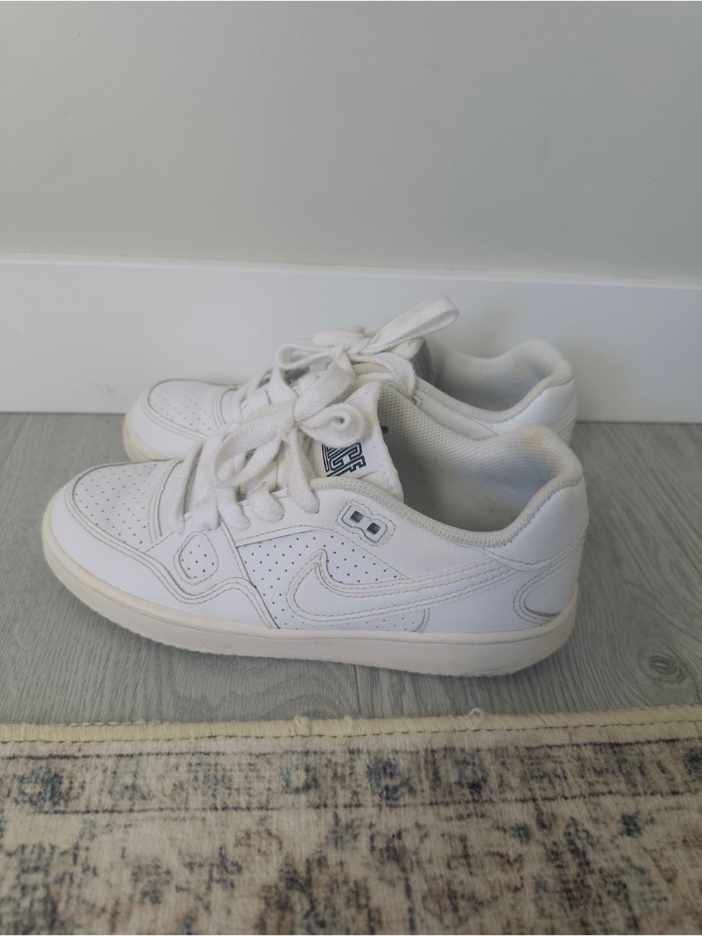 Nike Air Force Low-Top Sneakers